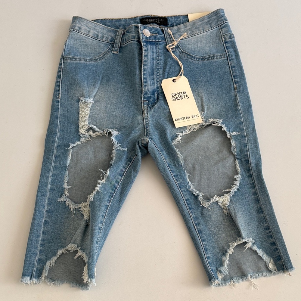 NWTAmerican Bazi Light Blue Distressed Bermuda Jean Shorts Size Small Inseam 12”